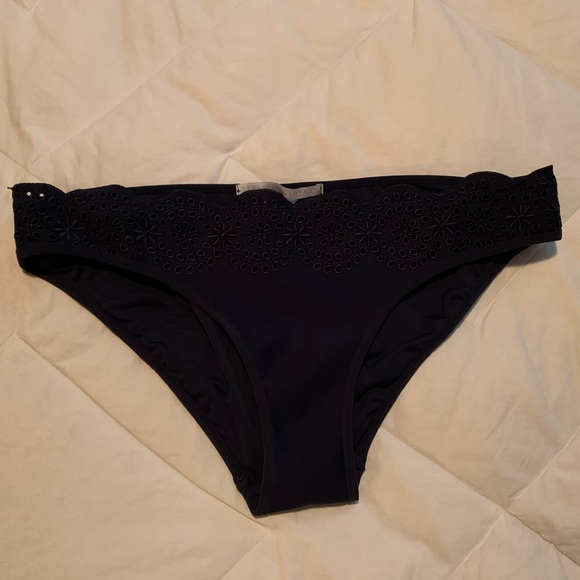 ❗️High quality pair of navy swimming suit bottoms❗️ - Picture 2 of 7